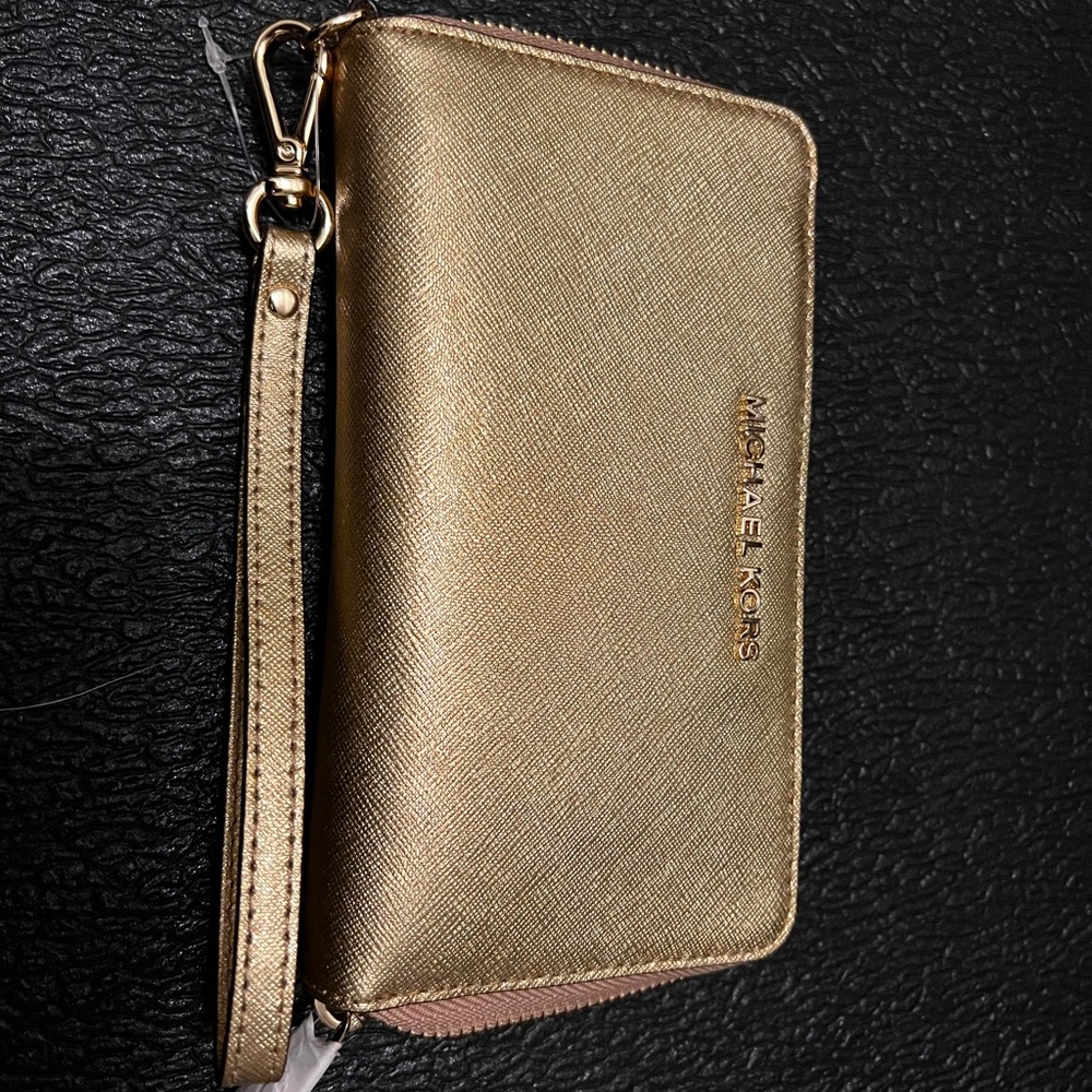 MICHAEL KORS
Jet Set Large Flat Multifunction Phone Case